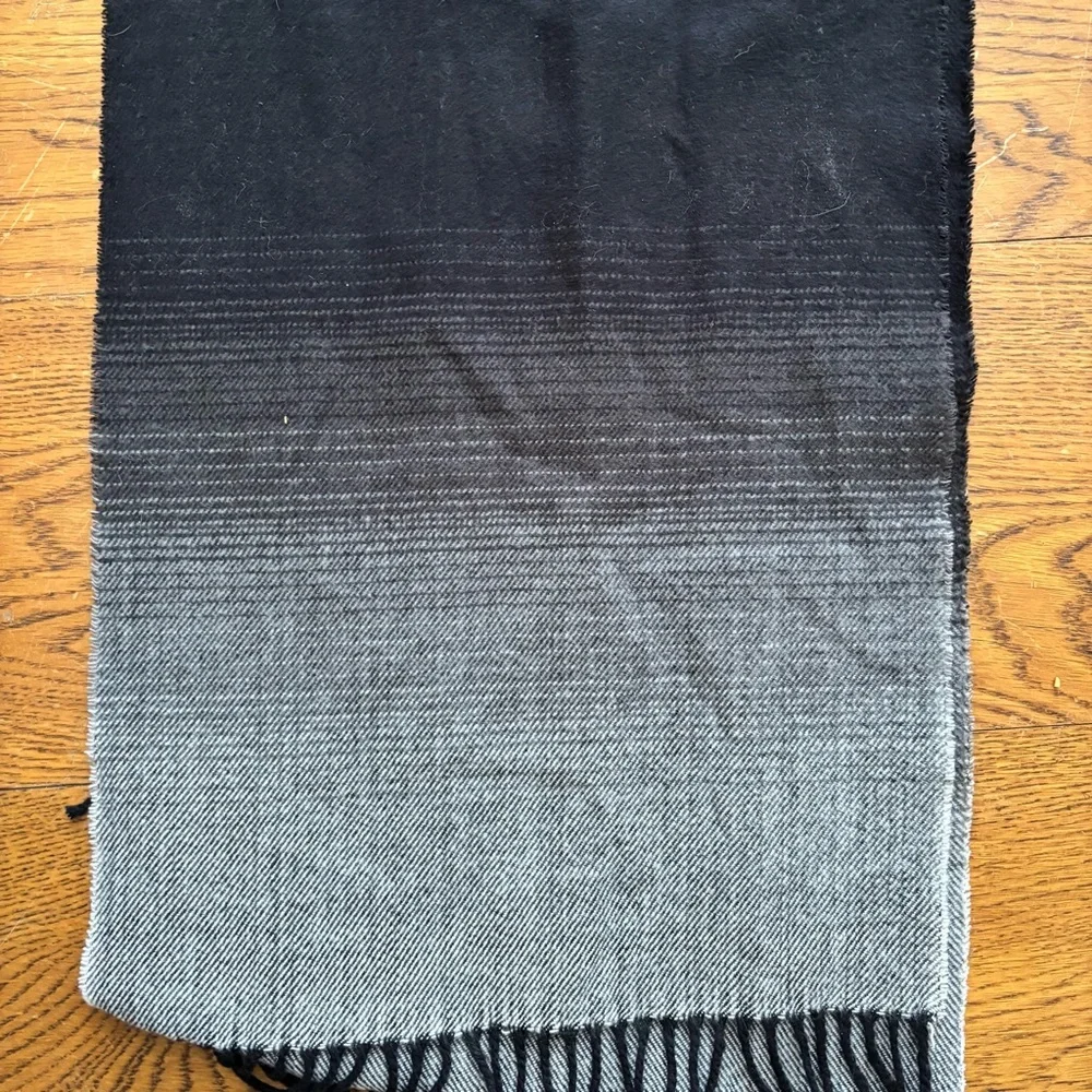 100% Cashmere Scarf | Black and Gray